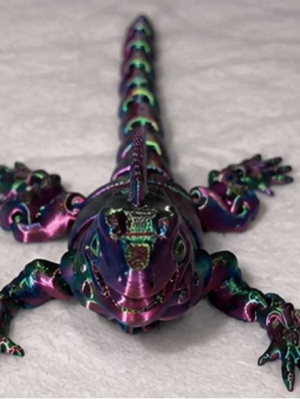 3D Printed Articulated Iguana Lizard Fidget Toy Iridescent Multicolor
